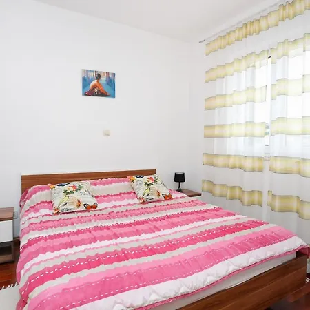 Apartment By The Sea - 16210 Trogir
