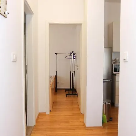 Apartment By The Sea - 16210
