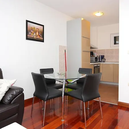 Apartment By The Sea - 16210 Trogir